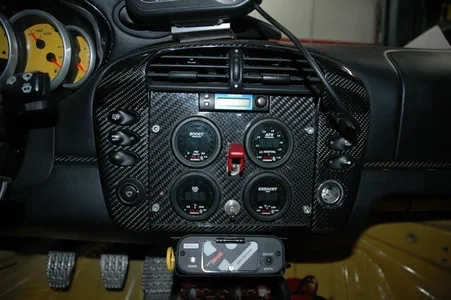 996 build — console close-up